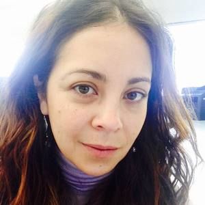 Meet your Posher, Carolina